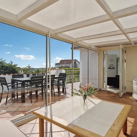 4 Bedroom In بيت للعطل *
