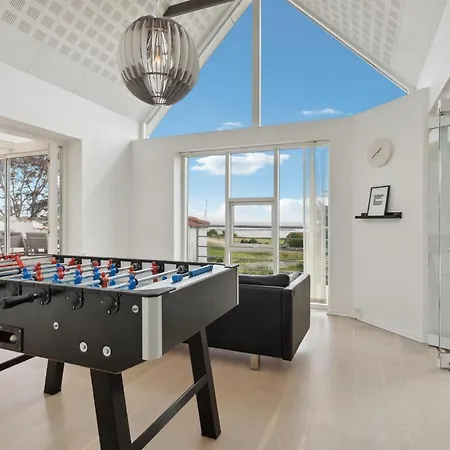 4 Bedroom In بيت للعطل *