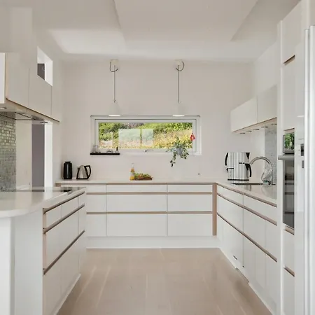4 Bedroom In بيت للعطل Hejls