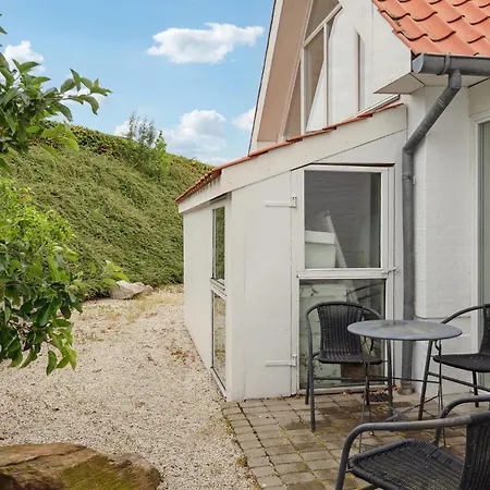 4 Bedroom In بيت للعطل *